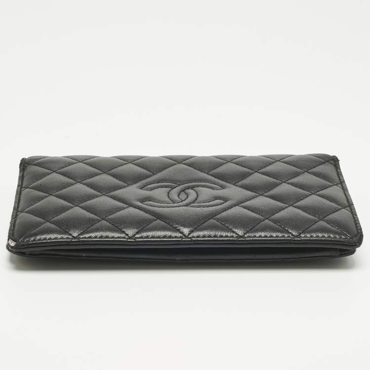 Pre Owned Chanel Black Quilted Leather CC Bifold Wallet