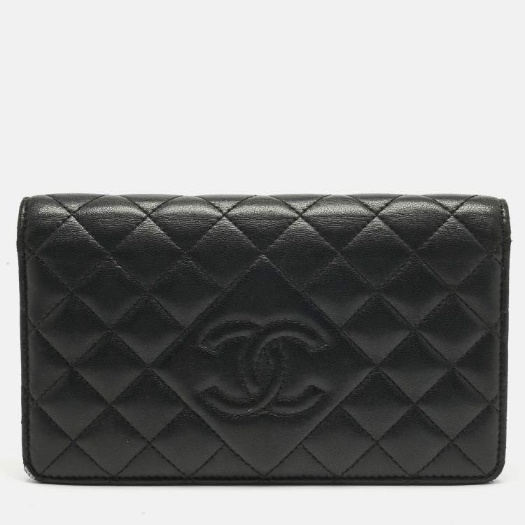 Pre Owned Chanel Black Quilted Leather CC Bifold Wallet