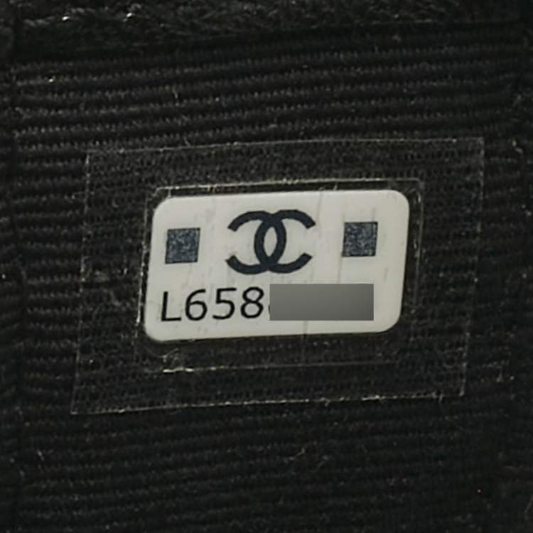 Pre Owned Chanel Black Quilted Leather and Mesh Mini Round Hobo