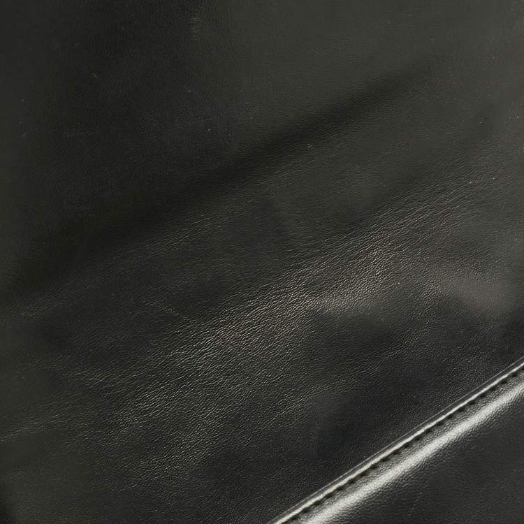 Pre Owned Chanel Black Quilted Leather Medium Boy Flap Bag