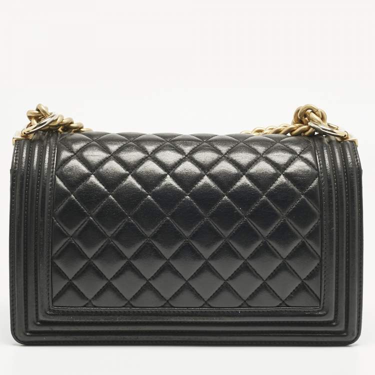 Pre Owned Chanel Black Quilted Leather Medium Boy Flap Bag