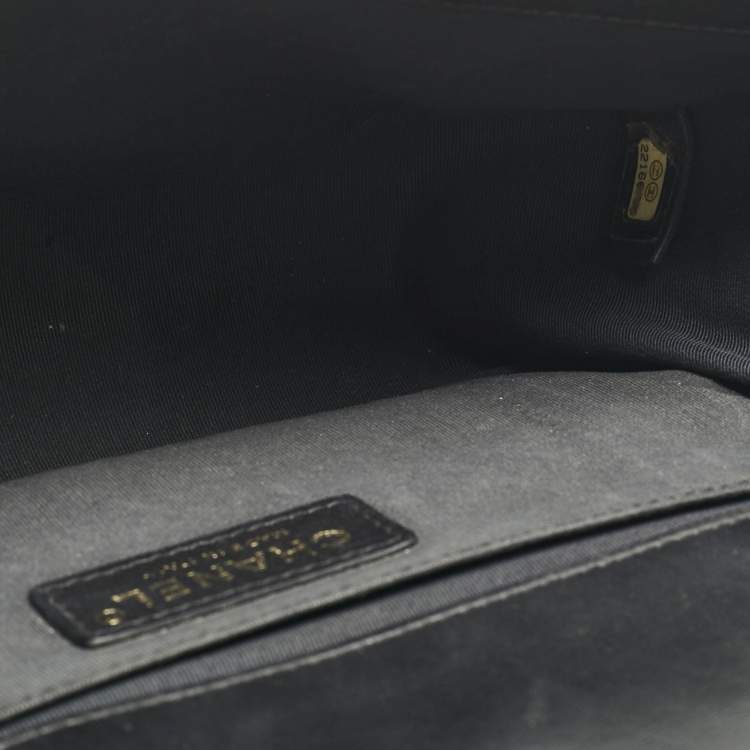 Pre Owned Chanel Black Quilted Leather Medium Boy Flap Bag