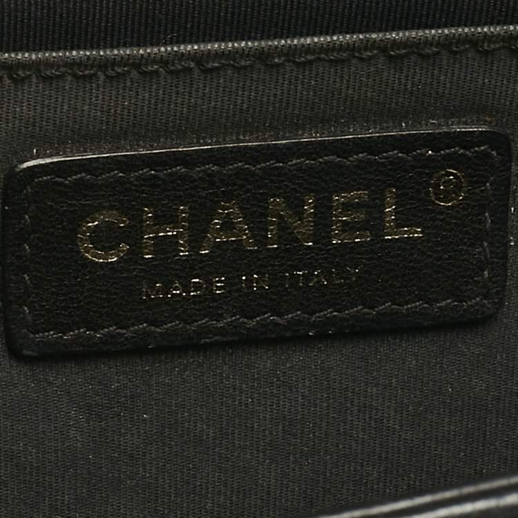 Pre Owned Chanel Black Quilted Leather Medium Boy Flap Bag