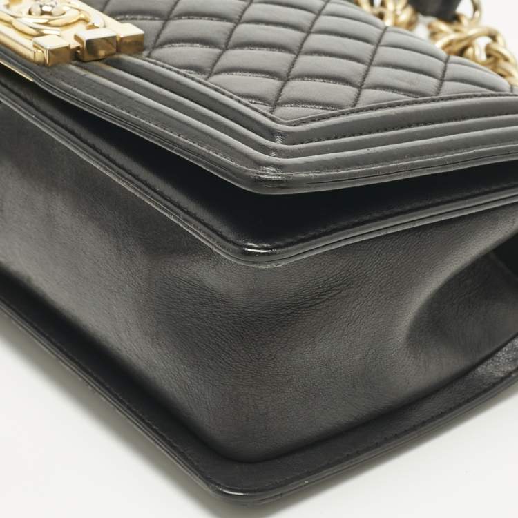 Pre Owned Chanel Black Quilted Leather Medium Boy Flap Bag