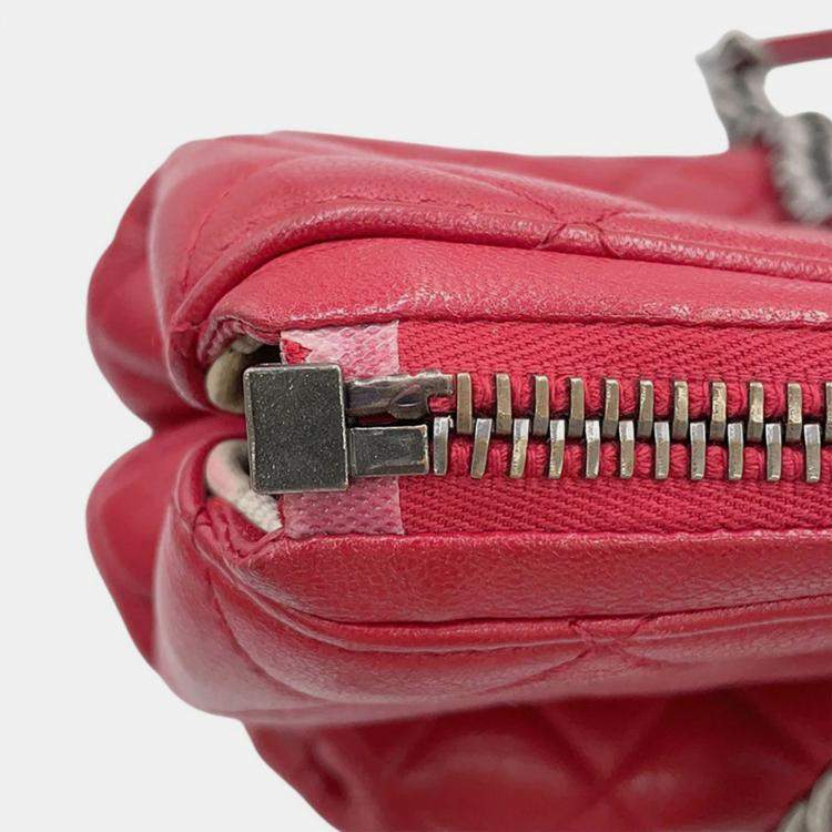 Pre Owned Chanel Matelasse 2Waybag Red Leather