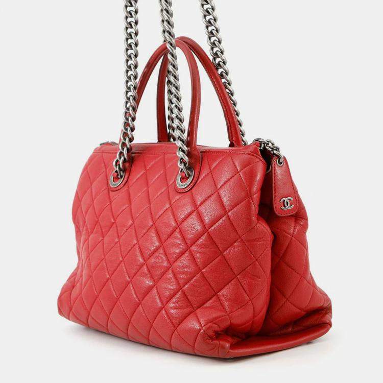 Pre Owned Chanel Matelasse 2Waybag Red Leather