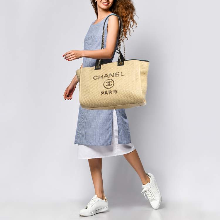 Pre Owned Chanel Cream/Black Raffia and Leather Large Deauville Bag
