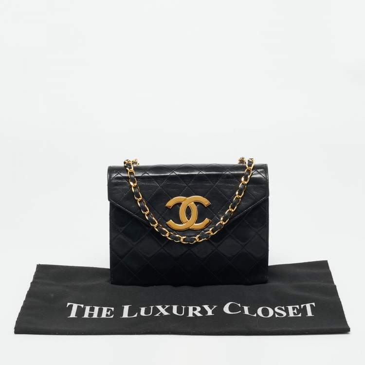 Pre Owned Chanel Black Quilted Leather Vintage CC Square Flap Bag 