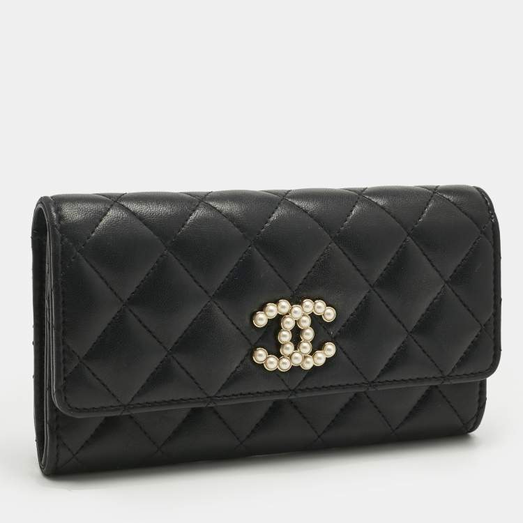 Pre Owned Chanel Black Quilted Leather CC Pearl Flap Wallet