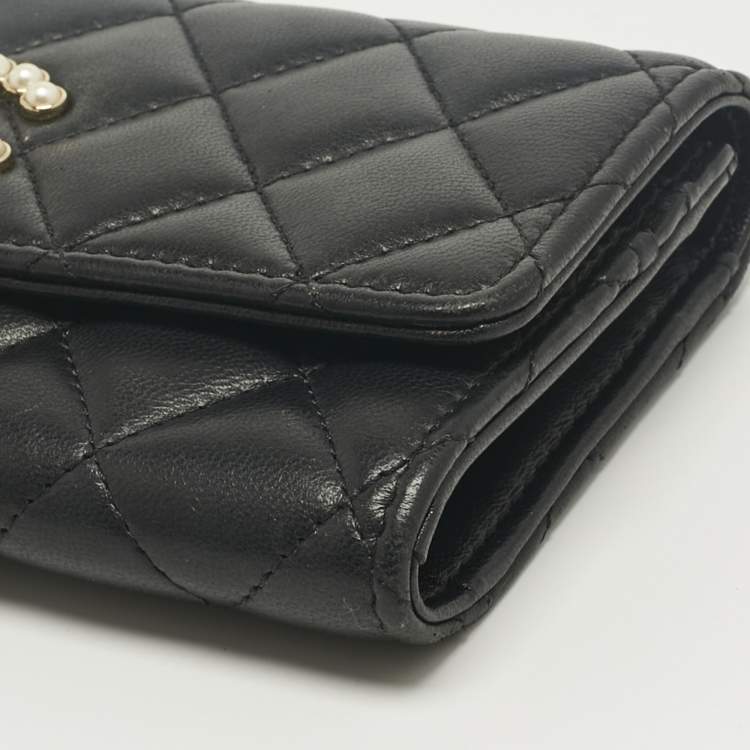 Pre Owned Chanel Black Quilted Leather CC Pearl Flap Wallet