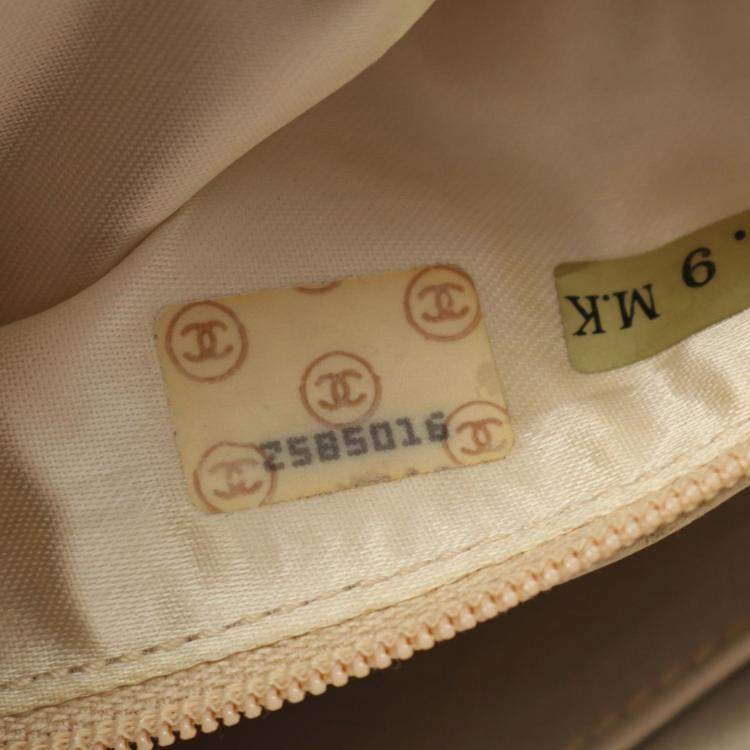 Pre Owned Chanel Vintage CC Tassel Beige Leather Camera Bag