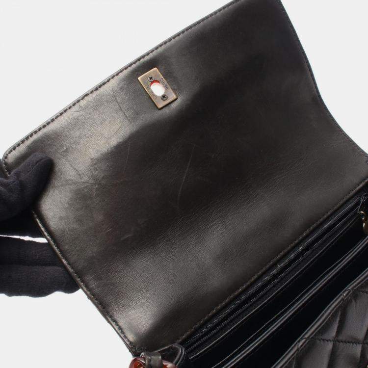 Pre Owned حقيبة كتف شانيل جلد أسود سلسلة أكريليك بقلاّب