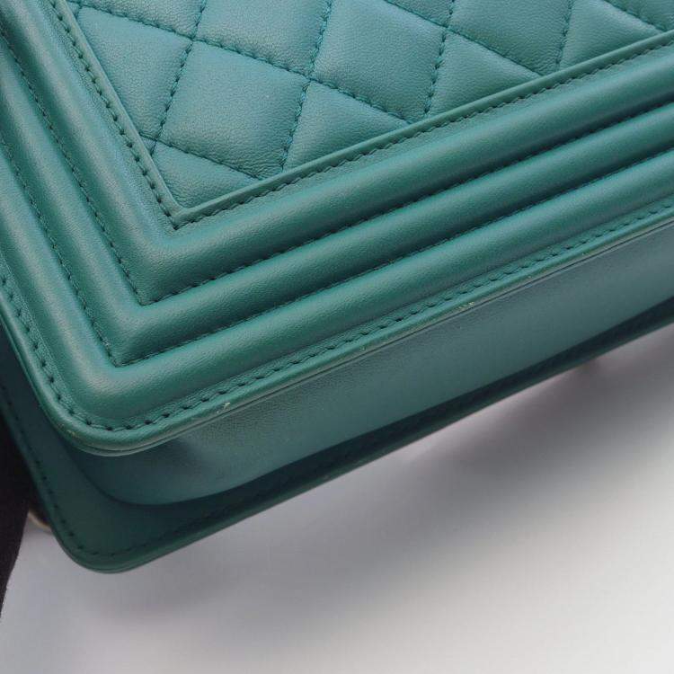 Pre Owned Chanel Boy Small Green Leather Shoulder Bag