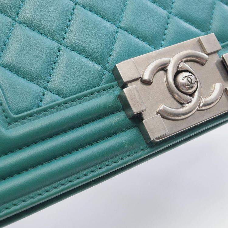 Pre Owned Chanel Boy Small Green Leather Shoulder Bag