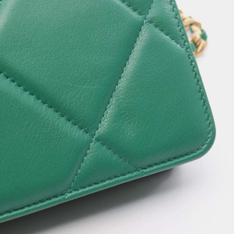 Pre Owned Chanel 19 Green Leather Shoulder Bag