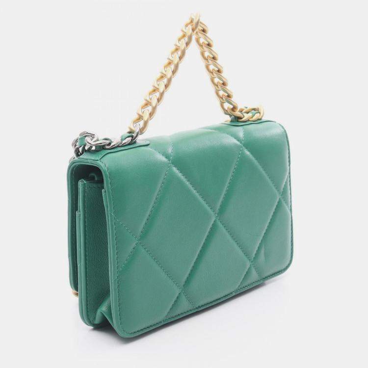 Pre Owned Chanel 19 Green Leather Shoulder Bag
