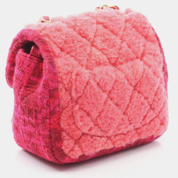 Pre Owned حقيبة شانيل كتف قلاب صغير مربع من الشيرلينج والتويد بلون الفوشيا