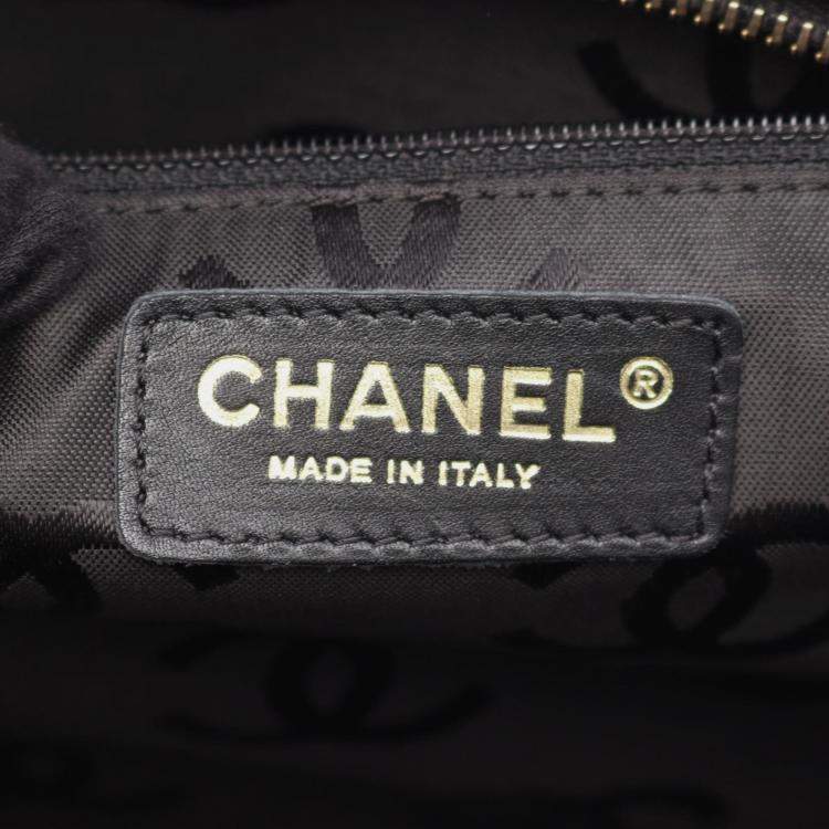 Pre Owned Chanel Wild Stitch Black Leather Shoulder Bag