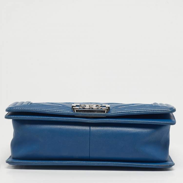 Pre Owned Chanel Blue/Iridescent Chevron PVC and Leather Medium Boy Flap Bag