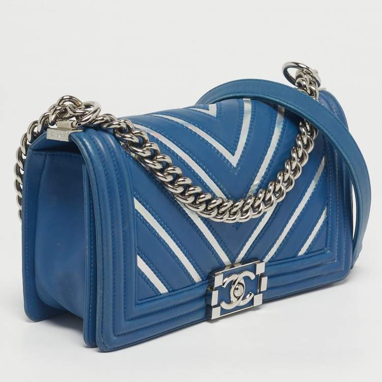 Pre Owned Chanel Blue/Iridescent Chevron PVC and Leather Medium Boy Flap Bag