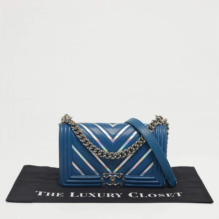 Pre Owned Chanel Blue/Iridescent Chevron PVC and Leather Medium Boy Flap Bag