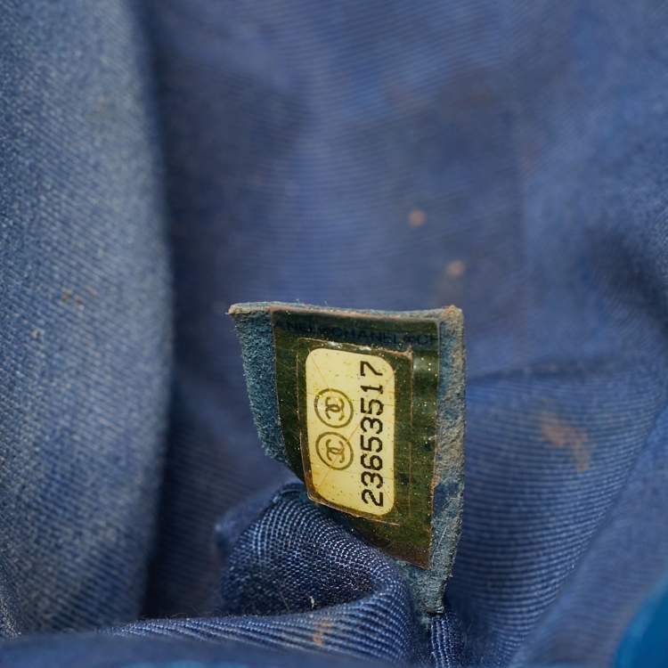 Pre Owned Chanel Blue/Iridescent Chevron PVC and Leather Medium Boy Flap Bag