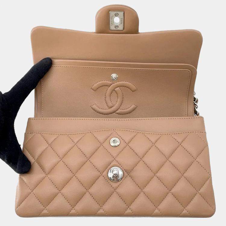 Pre Owned Chanel Matelasse W Flap Chain shoulder Bag Beige Lambskin Size 23