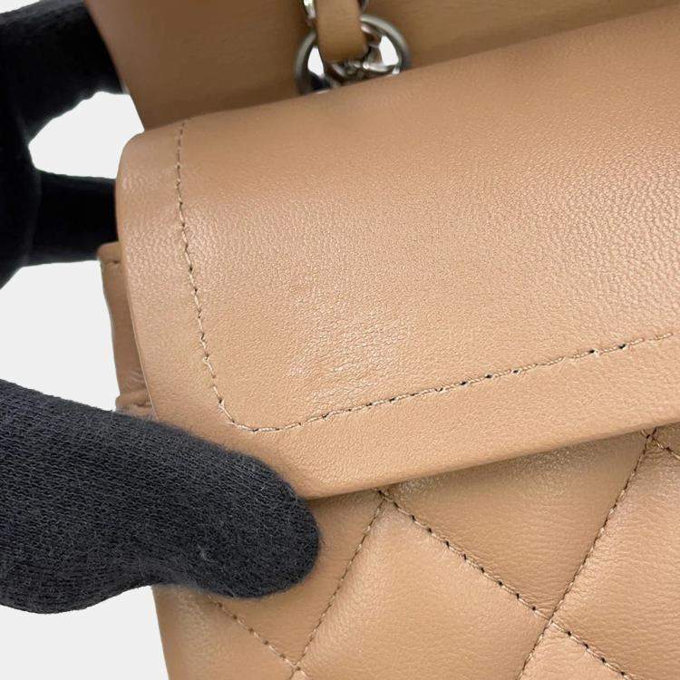 Pre Owned Chanel Matelasse W Flap Chain shoulder Bag Beige Lambskin Size 23