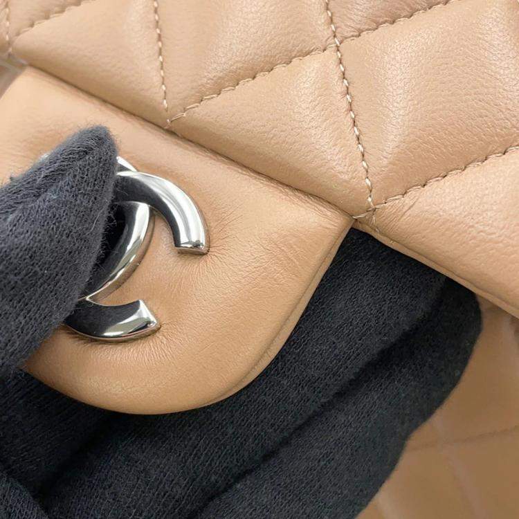 Pre Owned Chanel Matelasse W Flap Chain shoulder Bag Beige Lambskin Size 23