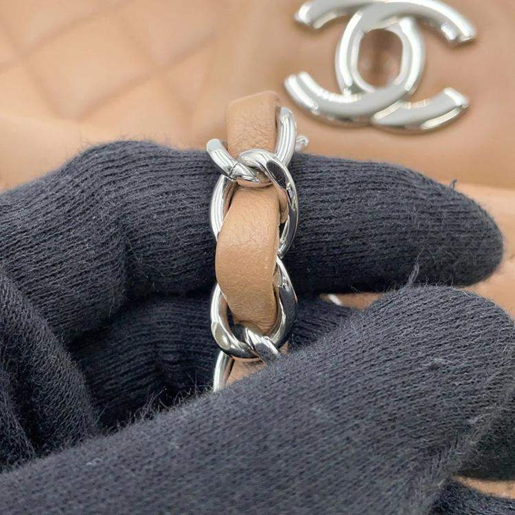 Pre Owned Chanel Matelasse W Flap Chain shoulder Bag Beige Lambskin Size 23