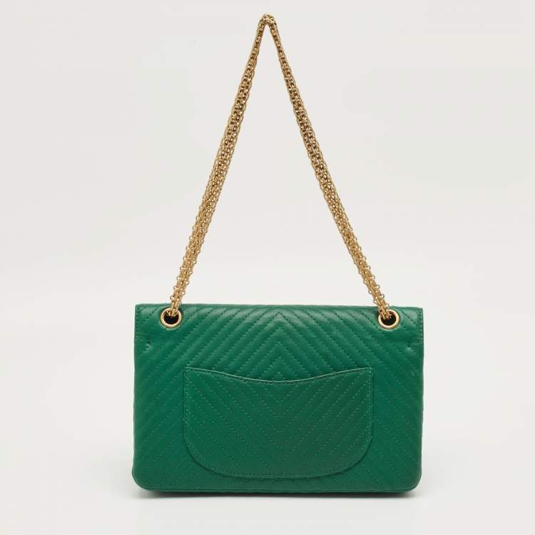 Pre Owned Chanel Green Chevron Leather Classic 226 Reissue 2.55 Flap Bag