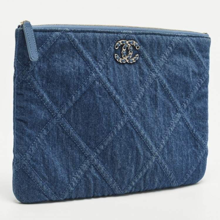 Pre Owned Chanel Blue Quilted Denim 19 O Case