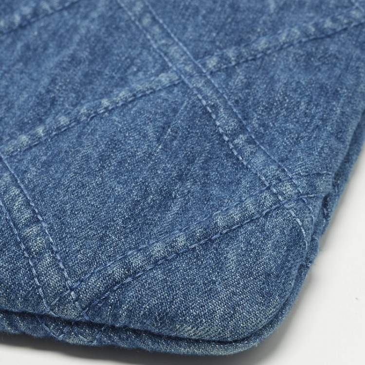 Pre Owned Chanel Blue Quilted Denim 19 O Case