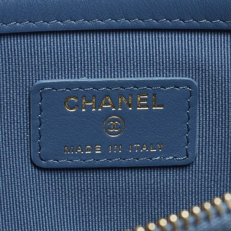 Pre Owned Chanel Blue Quilted Denim 19 O Case