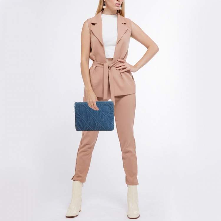 Pre Owned Chanel Blue Quilted Denim 19 O Case