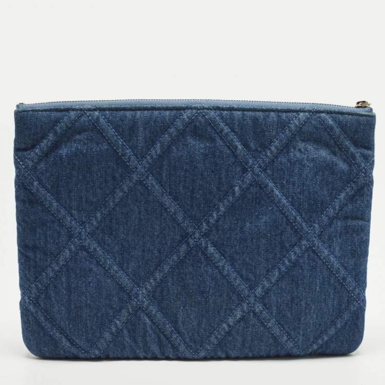 Pre Owned Chanel Blue Quilted Denim 19 O Case