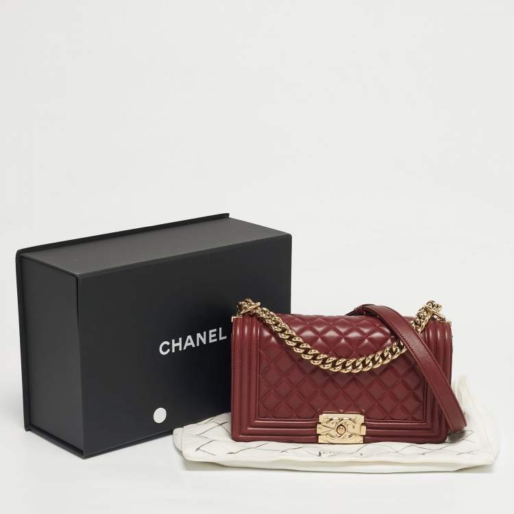Pre Owned Chanel Burgundy Quilted Leather Medium Boy Flap Bag