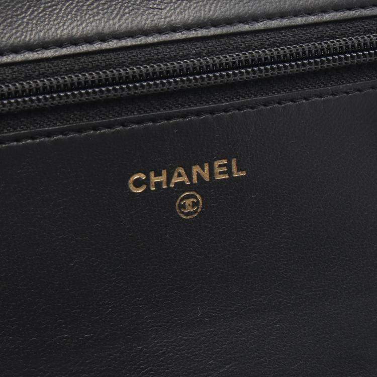 Pre Owned Chanel Boy Black Leather Crossbody Bag