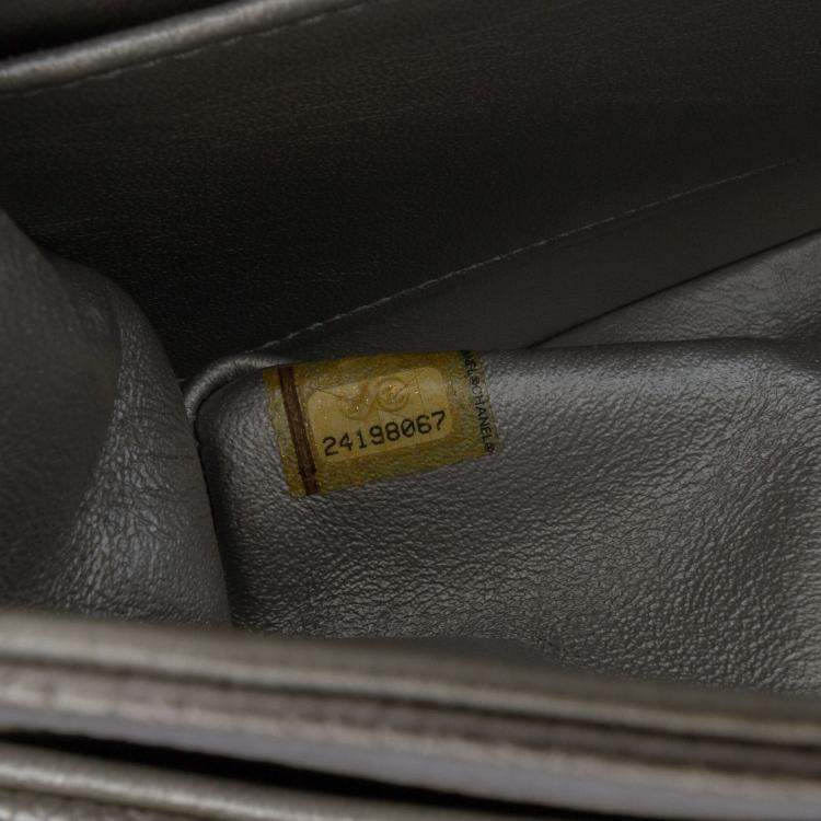 Pre Owned Chanel Silver Medium Classic Iridescent Caviar Double Flap