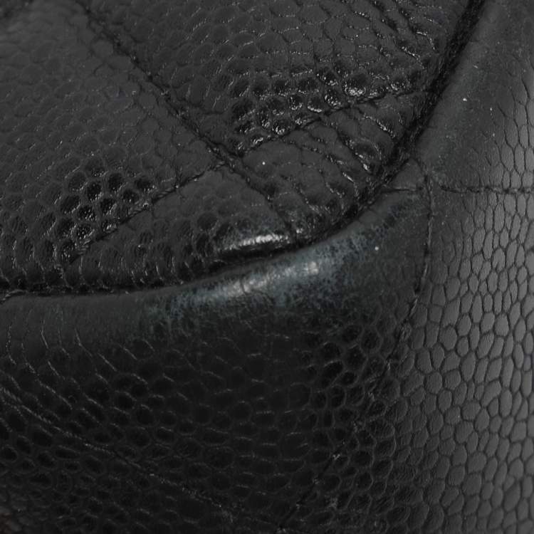 مملوكة مسبقًا حقيبة شانيل جامبو كلاسيك جلد كافيار أسود مبطن بقلاب مزدوج