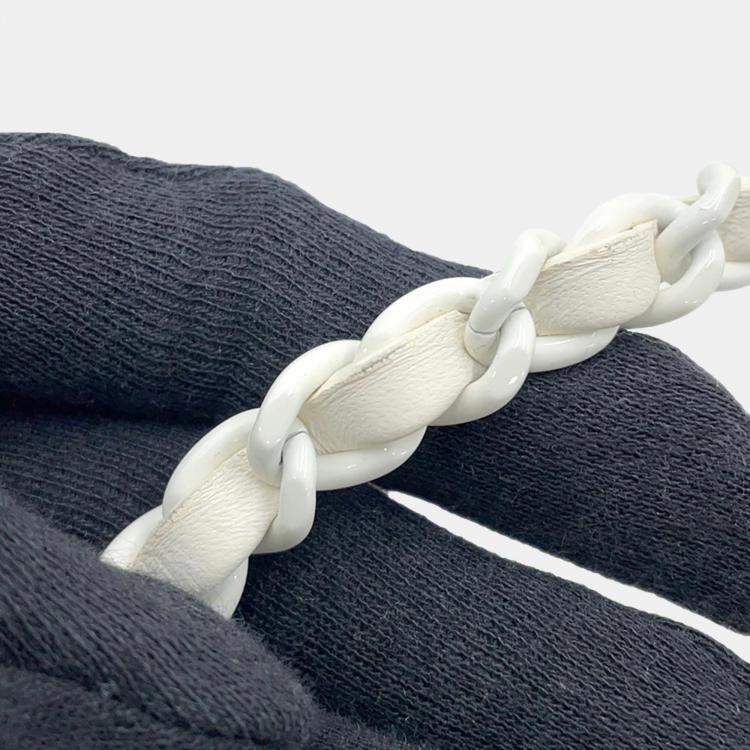 مملوكة مسبقًا Chanel Matelasse Top Handle Bag White Lambskin Size 20