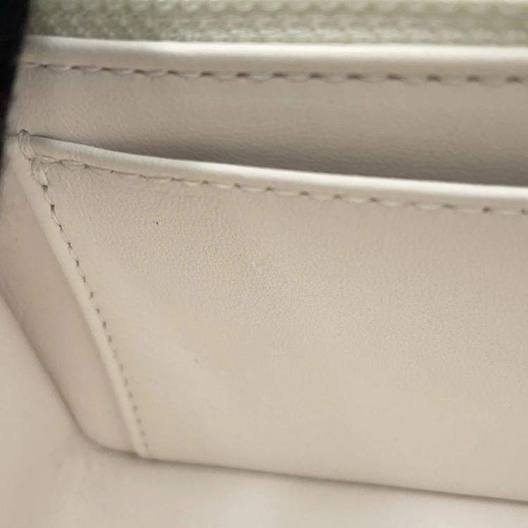 مملوكة مسبقًا Chanel Matelasse Top Handle Bag White Lambskin Size 20