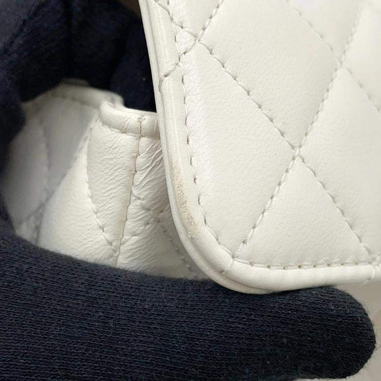 مملوكة مسبقًا Chanel Matelasse Top Handle Bag White Lambskin Size 20