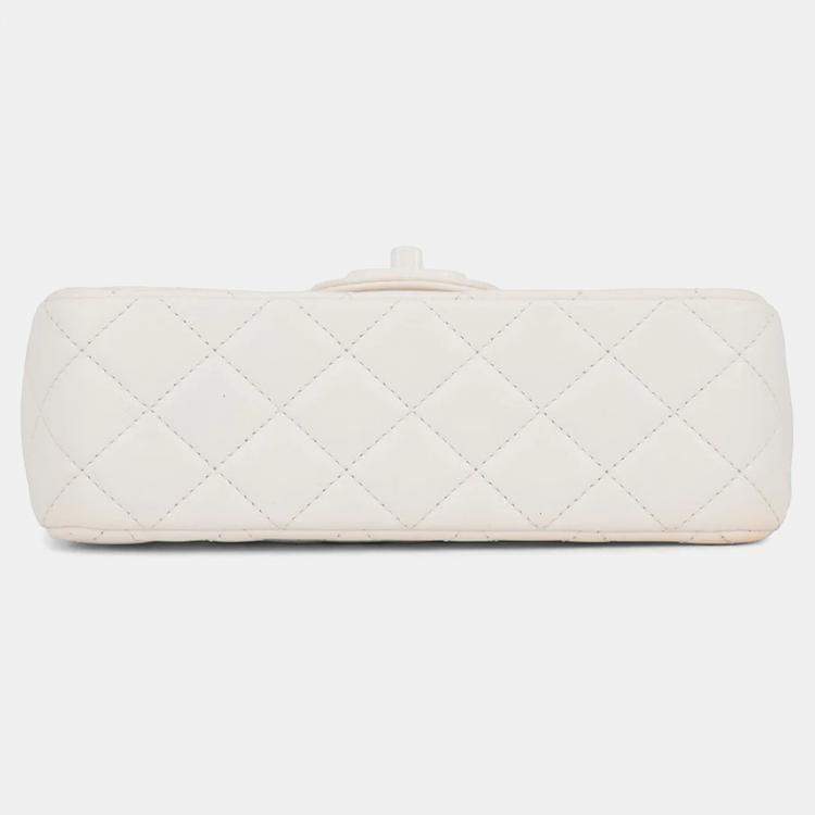 مملوكة مسبقًا Chanel Matelasse Top Handle Bag White Lambskin Size 20