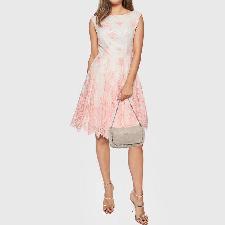 Pre Owned Chanel Cream Leather Luxe Ligne CC Accordion Flap Bag