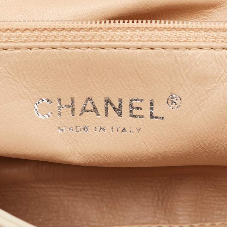 Pre Owned Chanel Cream Leather Luxe Ligne CC Accordion Flap Bag