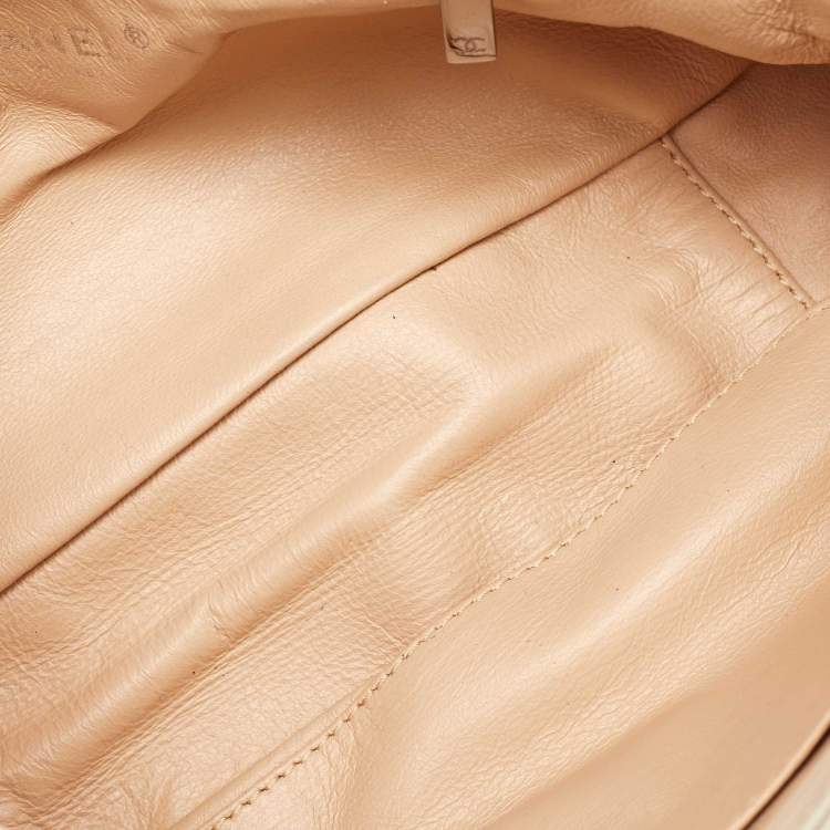 Pre Owned Chanel Cream Leather Luxe Ligne CC Accordion Flap Bag