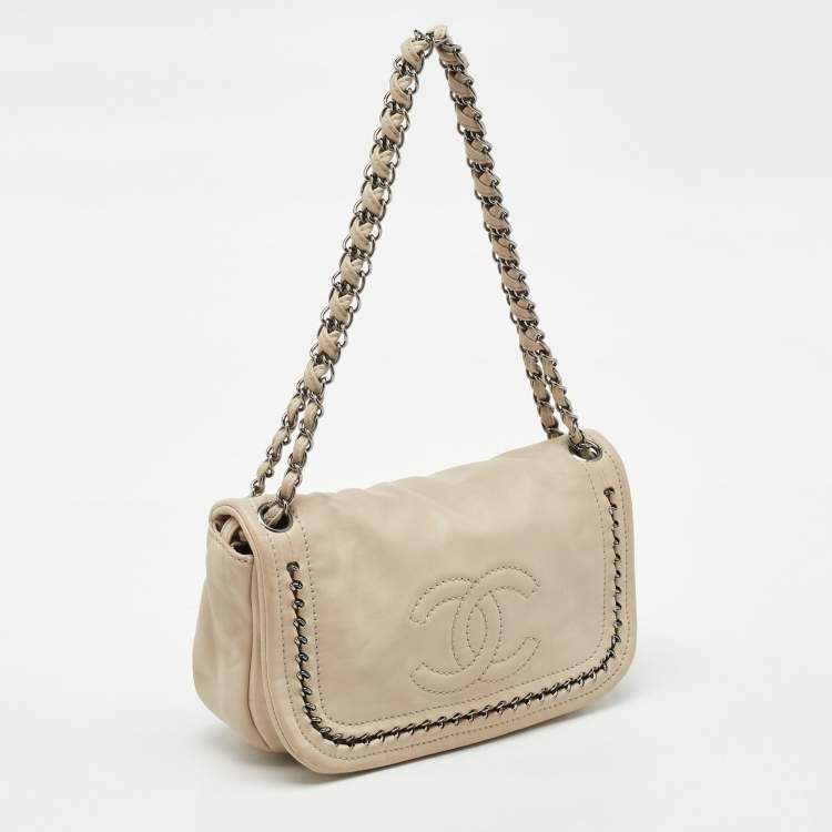 Pre Owned Chanel Cream Leather Luxe Ligne CC Accordion Flap Bag
