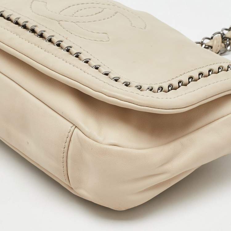 Pre Owned Chanel Cream Leather Luxe Ligne CC Accordion Flap Bag