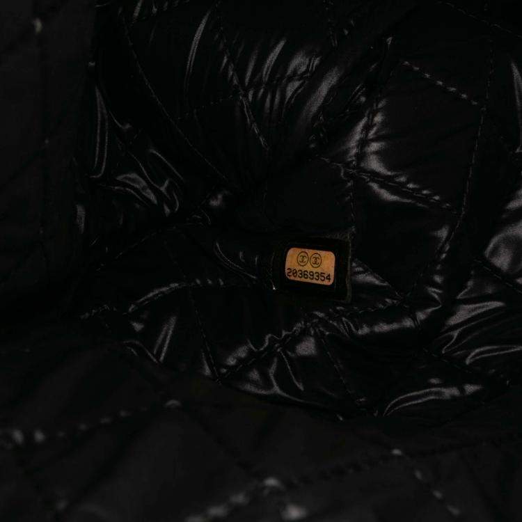 Pre Owned Chanel Black Large Quilted Patent O Case Clutch